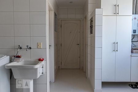 Apartamento à venda com 250m², 4 quartos e 4 vagas Apartamento à venda com 250m², 4 quartos e 4 vagasLavanderia