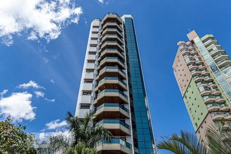 Apartamento à venda com 250m², 4 quartos e 4 vagas Apartamento à venda com 250m², 4 quartos e 4 vagasFachada do bloco