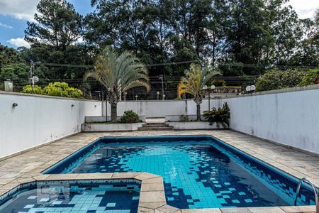 Apartamento à venda com 250m², 4 quartos e 4 vagas Apartamento à venda com 250m², 4 quartos e 4 vagasÁrea comum - Piscina