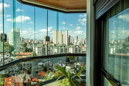 Apartamento à venda com 250m², 4 quartos e 4 vagas Apartamento à venda com 250m², 4 quartos e 4 vagasVaranda da Suíte 3