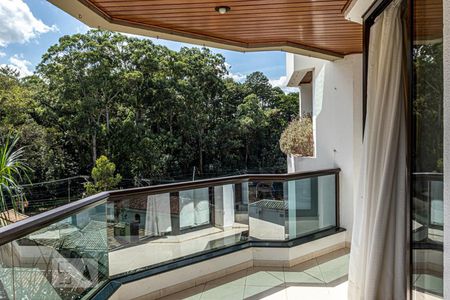 Apartamento à venda com 250m², 4 quartos e 4 vagas Apartamento à venda com 250m², 4 quartos e 4 vagasSacada
