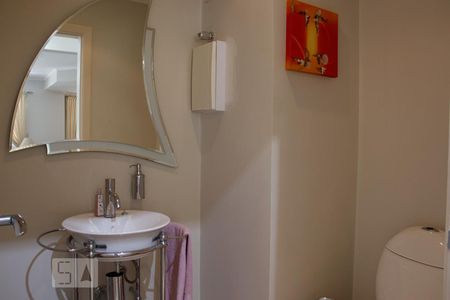 Apartamento à venda com 250m², 4 quartos e 4 vagas Apartamento à venda com 250m², 4 quartos e 4 vagasLavabo