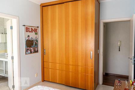 Apartamento à venda com 250m², 4 quartos e 4 vagas Apartamento à venda com 250m², 4 quartos e 4 vagasSuíte 2