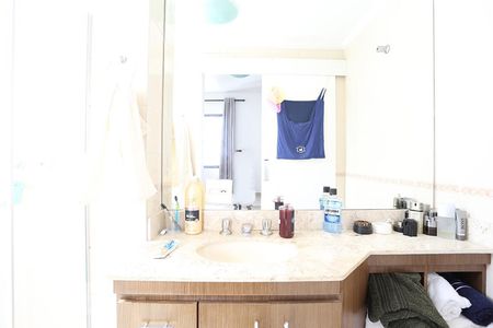 Apartamento à venda com 76m², 3 quartos e 2 vagas Apartamento à venda com 76m², 3 quartos e 2 vagasBanheiro da Suíte