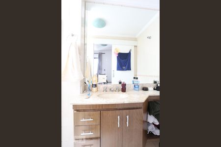 Apartamento à venda com 76m², 3 quartos e 2 vagas Apartamento à venda com 76m², 3 quartos e 2 vagasBanheiro da Suíte