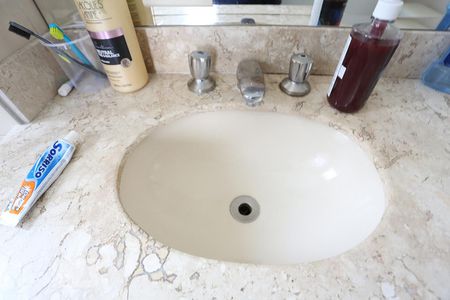 Apartamento à venda com 76m², 3 quartos e 2 vagas Apartamento à venda com 76m², 3 quartos e 2 vagasBanheiro da Suíte - Torneira