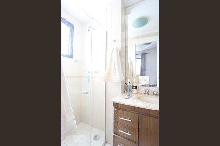 Apartamento à venda com 76m², 3 quartos e 2 vagas Apartamento à venda com 76m², 3 quartos e 2 vagasBanheiro da Suíte