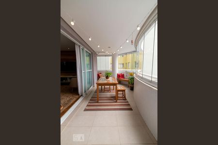 Apartamento à venda com 144m², 3 quartos e 3 vagas Apartamento à venda com 144m², 3 quartos e 3 vagasVaranda gourmet