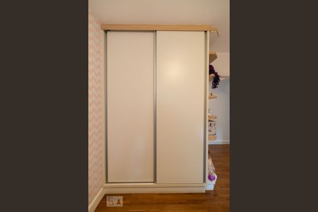 Apartamento à venda com 144m², 3 quartos e 3 vagas Apartamento à venda com 144m², 3 quartos e 3 vagasSuíte 1 - Armários