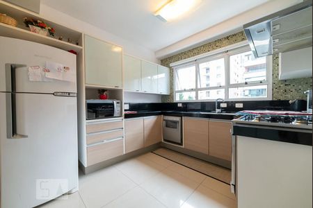 Apartamento à venda com 144m², 3 quartos e 3 vagas Apartamento à venda com 144m², 3 quartos e 3 vagasCozinha