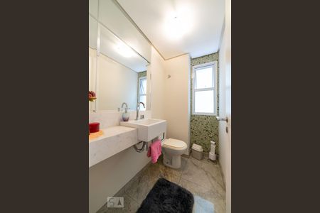 Apartamento à venda com 144m², 3 quartos e 3 vagas Apartamento à venda com 144m², 3 quartos e 3 vagasLavabo