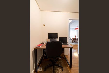 Apartamento à venda com 144m², 3 quartos e 3 vagas Apartamento à venda com 144m², 3 quartos e 3 vagasEscritório