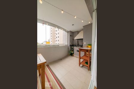 Apartamento à venda com 144m², 3 quartos e 3 vagas Apartamento à venda com 144m², 3 quartos e 3 vagasVaranda gourmet