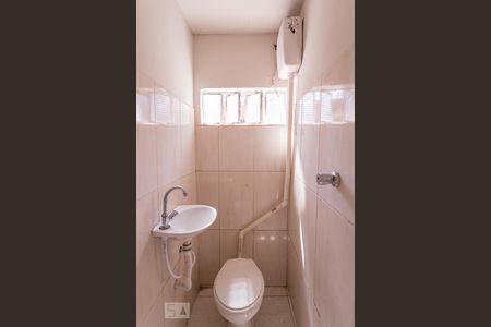 Banheiro de kitnet/studio para alugar com 1 quarto, 14m² em Alto da Lapa, São Paulo