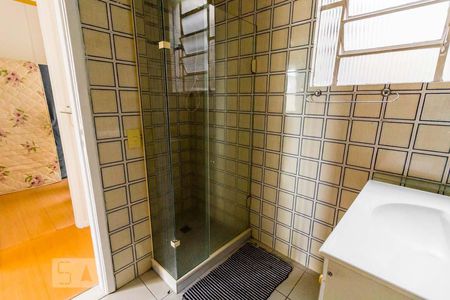 Banheiro de apartamento para alugar com 1 quarto, 60m² em Zumbi, Rio de Janeiro