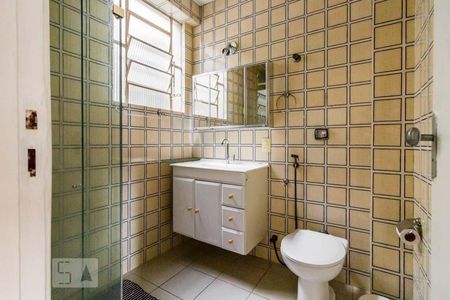 Banheiro de apartamento para alugar com 1 quarto, 60m² em Zumbi, Rio de Janeiro