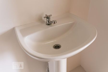 Banheiro - Torneira de apartamento para alugar com 2 quartos, 55m² em Tristeza, Porto Alegre