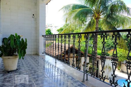 Casa à venda com 280m², 4 quartos e 2 vagasVaranda