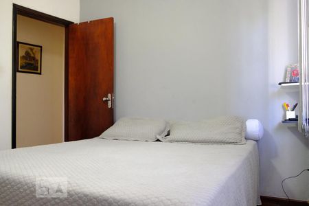 Casa à venda com 280m², 4 quartos e 2 vagasQuarto 3 - segundo andar