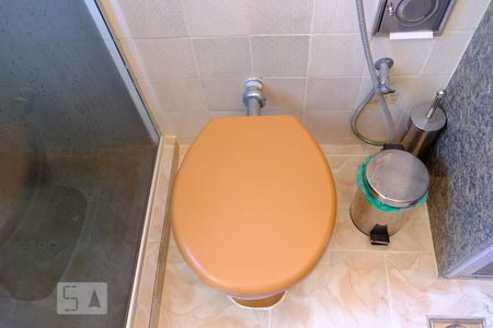 Casa à venda com 280m², 4 quartos e 2 vagasBanheiro social - segundo andar