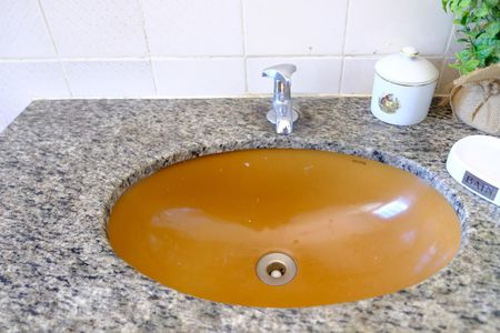 Casa à venda com 280m², 4 quartos e 2 vagasBanheiro social - segundo andar