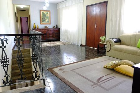 Casa à venda com 280m², 4 quartos e 2 vagasSala - segundo andar