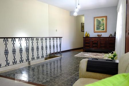 Casa à venda com 280m², 4 quartos e 2 vagasSala - segundo andar
