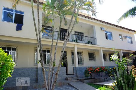 Casa à venda com 280m², 4 quartos e 2 vagasÁrea externa - fachada
