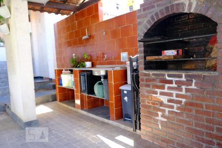 Casa à venda com 280m², 4 quartos e 2 vagasÁrea externa - churrasqueira