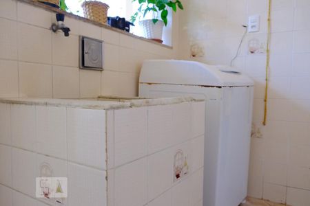 Casa à venda com 280m², 4 quartos e 2 vagasÁrea externa - área de serviço