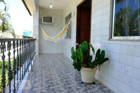 Casa à venda com 280m², 4 quartos e 2 vagasVaranda