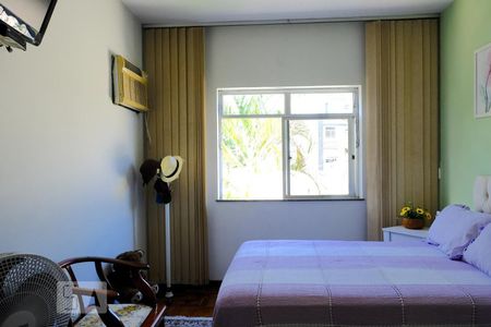 Casa à venda com 280m², 4 quartos e 2 vagasSuíte - segundo andar