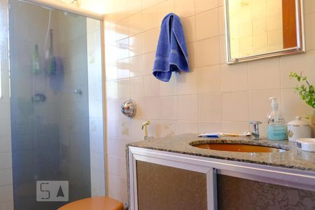 Casa à venda com 280m², 4 quartos e 2 vagasBanheiro social - segundo andar