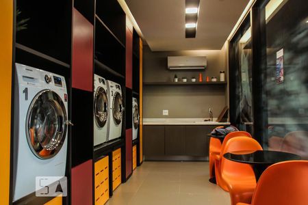 Lavanderia de kitnet/studio para alugar com 1 quarto, 24m² em Santa Efigênia, São Paulo