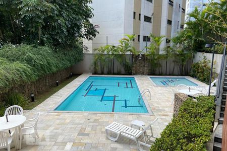 Apartamento para alugar com 403m², 3 quartos e 2 vagas Apartamento para alugar com 403m², 3 quartos e 2 vagasÁrea comum - Piscina