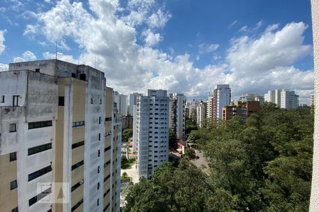 Apartamento para alugar com 403m², 3 quartos e 2 vagas Apartamento para alugar com 403m², 3 quartos e 2 vagasVista da suíte 2