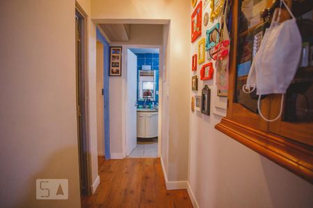 Corredor de apartamento à venda com 2 quartos, 58m² em Saúde, São Paulo