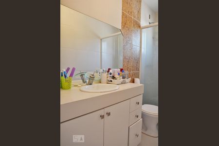 Casa de condomínio para alugar com 120m², 2 quartos e 2 vagasBanheiro da Suíte 1