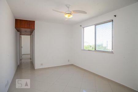 Sala de apartamento para alugar com 2 quartos, 48m² em Jacarepaguá, Rio de Janeiro