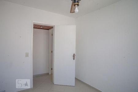 Quarto 1 de apartamento para alugar com 2 quartos, 48m² em Jacarepaguá, Rio de Janeiro
