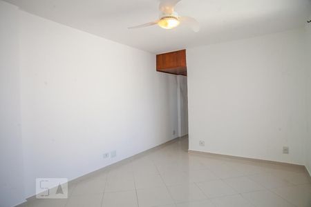Sala de apartamento para alugar com 2 quartos, 48m² em Jacarepaguá, Rio de Janeiro