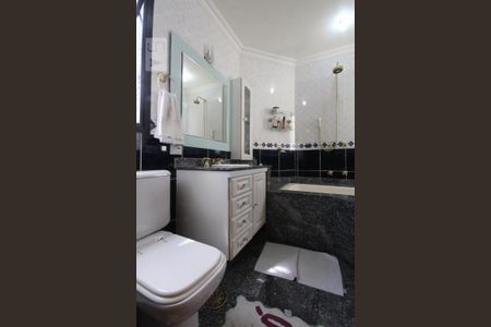 Apartamento à venda com 126m², 4 quartos e 2 vagasBanheiro da Suíte