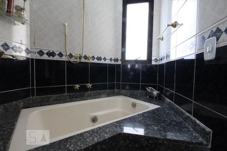 Apartamento à venda com 126m², 4 quartos e 2 vagasBanheiro da Suíte