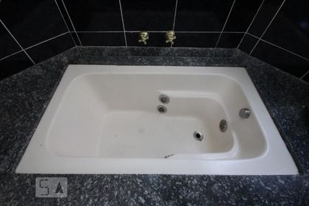 Apartamento à venda com 126m², 4 quartos e 2 vagasBanheiro da Suíte