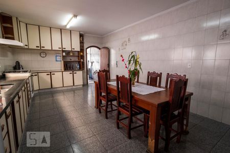 Casa à venda com 300m², 4 quartos e 2 vagas Casa à venda com 300m², 4 quartos e 2 vagasCozinha