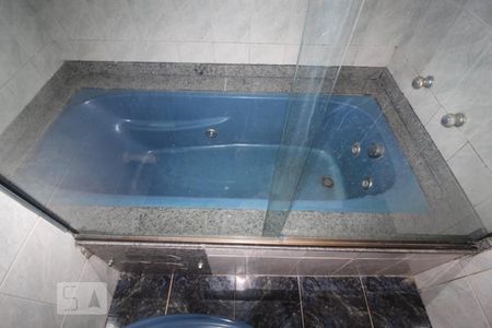 Casa para alugar com 275m², 5 quartos e 4 vagasBanheiro 1 suite