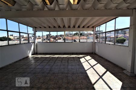 Casa para alugar com 275m², 5 quartos e 4 vagasÁrea aberta na coberutra