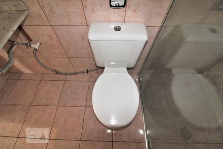 Casa para alugar com 275m², 5 quartos e 4 vagasBanheiro suite 2