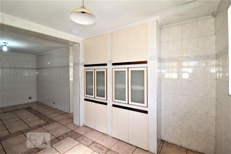 Casa para alugar com 275m², 5 quartos e 4 vagasCozinha 