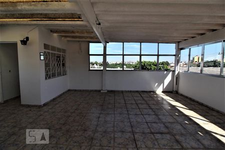 Casa para alugar com 275m², 5 quartos e 4 vagasÁrea aberta na coberutra